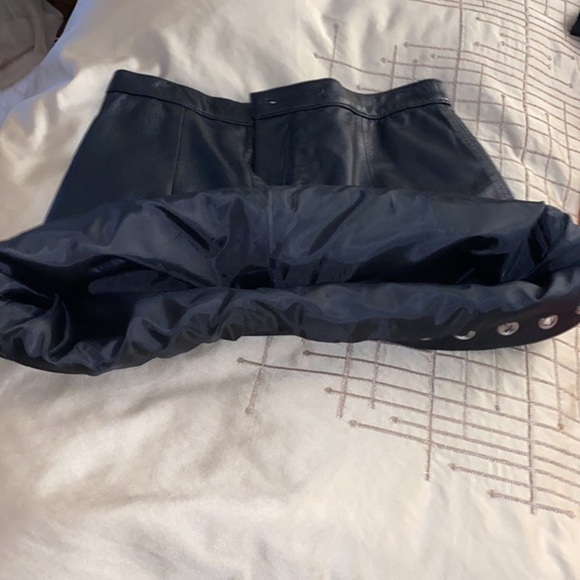 H&M Black Mini Genuine Leather Skirt. Condition is NWOT premium quality limited - Picture 9 of 13
